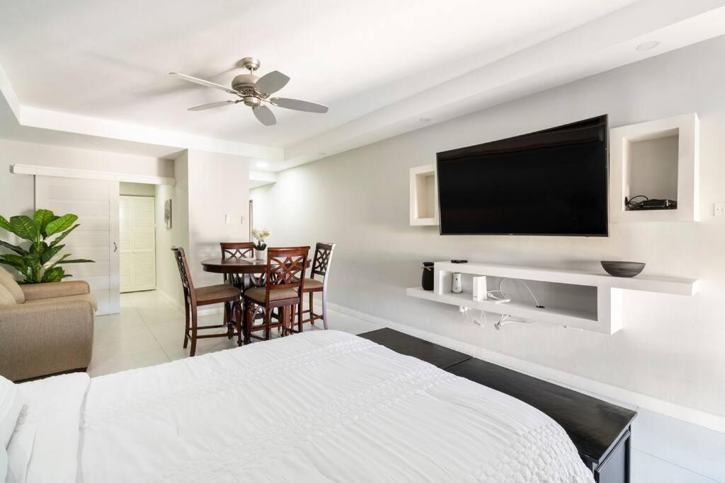 City Edge La Vie Kingston Esterno foto