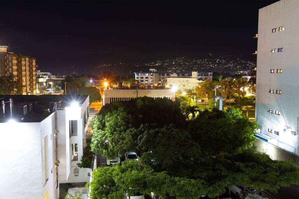 City Edge La Vie Kingston Esterno foto